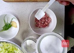 白菜炒肉丝的做法图解2