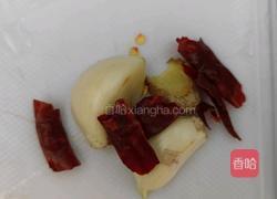 家常版白菜炖五花肉的做法图解3