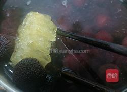 故宫杨梅荔枝饮的做法图解2