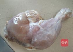 鸡肉炖蘑菇粉条的做法图解1