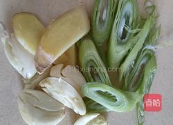 鸡肉炖蘑菇粉条的做法图解3