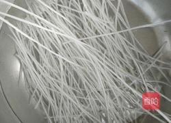 鸡肉炖蘑菇粉条的做法图解5