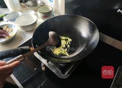 葱爆鱿鱼卷的做法图解3