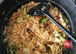 肉串炒方便面的做法图解9
