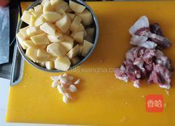 猪肉炖土豆的做法图解2