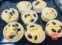 Cranberry Muffin Cake Recipe Illustration 8