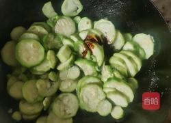 清炒丝瓜的做法图解3