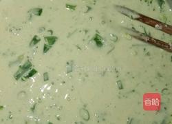 西蓝花葱花鸡蛋饼的做法图解4