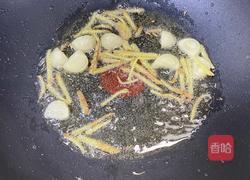 豆酱焖剥皮鱼的做法图解2