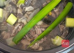 番茄乌鸡汤的做法图解2