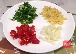 鱼香大虾的做法图解2