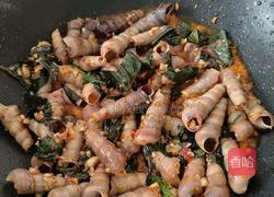 钉螺鸭爪煲的做法图解4