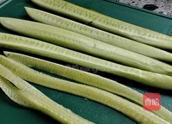 凉拌瓜条的做法图解2