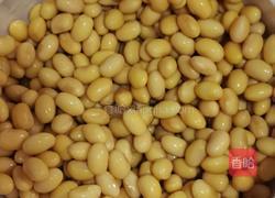 素炖黄豆的做法图解1