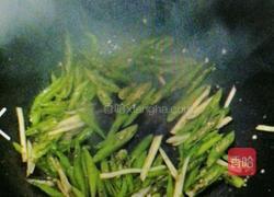 凉薯丝炒鸭子的做法图解3