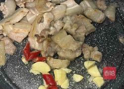 五花肉炒豆干的做法图解2