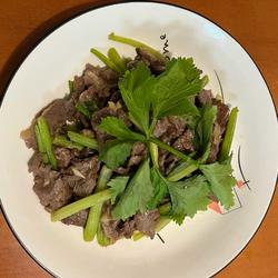 芹菜炒牛肉的做法[图]