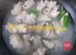 红烧猪蹄的做法图解1