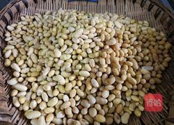 香辣黄豆酱的做法图解1