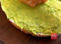 三文鱼牛油果三明治的做法图解6