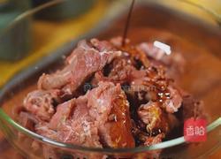黑松露酱薄荷牛肉的做法图解1