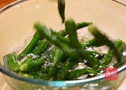 樟树港辣椒炒肉的做法图解1