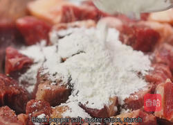 黑松露菠萝牛肉的做法图解2