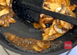 黑椒口蘑煎鸡肉的做法图解8