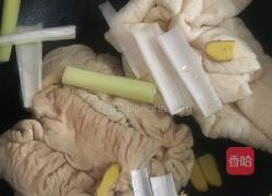 火爆肥肠的做法图解1