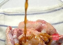 香到跺脚！一锅搞定神仙鸡翅啫啫煲的做法图解1