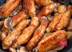 蒜香口蘑鸡翅的做法图解7