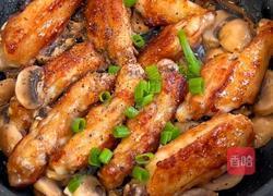 蒜香口蘑鸡翅的做法图解8