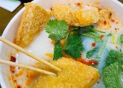 白汤臭豆腐（也叫清汤臭豆腐）