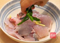 清蒸鲈鱼片的做法图解2