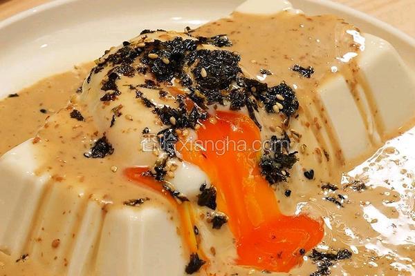 温泉蛋芝麻豆腐
