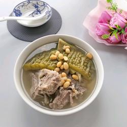 凉瓜黄豆排骨汤的做法[图]