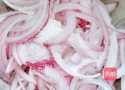 生拌西瓜皮紫洋葱的做法图解5