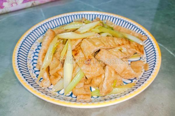 油豆腐炒芹菜