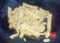 油豆腐炒芹菜的做法图解6