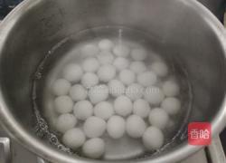 紫米酒酿小圆子水果羹的做法图解1