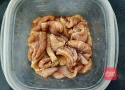 西蓝花炒肉片的做法图解5