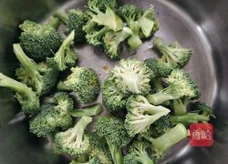 西蓝花炒肉片的做法图解7