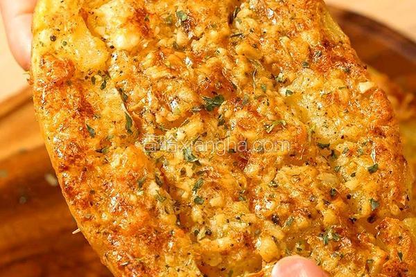 蒜香黄油芝士烤土豆