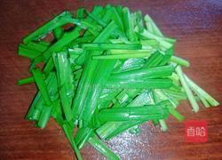 韭菜炒鸡蛋的做法图解2