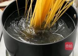 蒜香芝士奶油意面的做法图解1