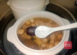 莲藕花生猪骨汤的做法图解8