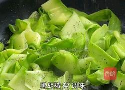 西葫芦煎蛋三明治的做法图解2