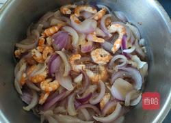 洋葱虾仁凉拌荞麦面的做法图解6