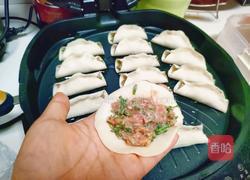 香葱鲜肉锅贴的做法图解3