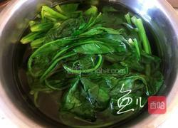 菠菜鸡蛋面的做法图解2